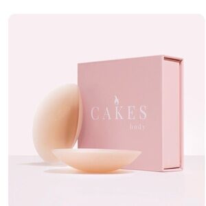 Cakes body boob circles